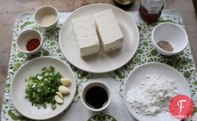 Tofu przyprawione soją (Doobu Jorim)