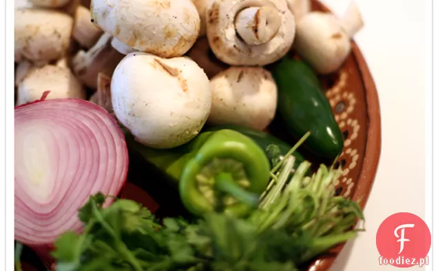 Pieczarki, Jalapeno I Salsa Z Kolendry