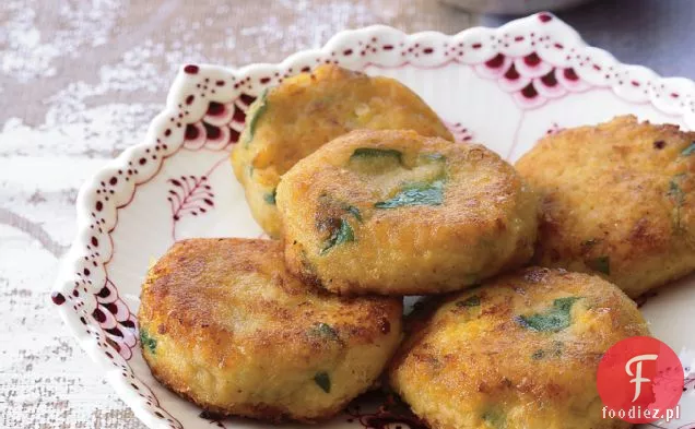 Placki kukurydziane z kolendrą z sosem z mięty Chile