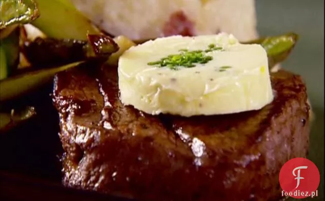 Płonący Filet Mignon z masłem szczypiorkowym