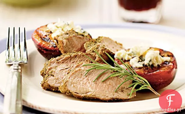 Polędwiczki wieprzowe pieprzone ze śliwkami z sera pleśniowego