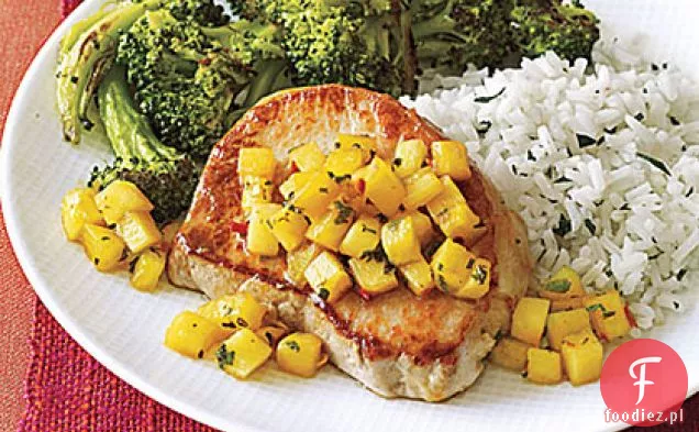 Kotlety wieprzowe smażone z ananasem i miętą