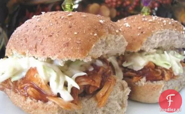 Rozdrobnione Suwaki Z Kurczaka Bbq Z Kremowym Cole Slaw
