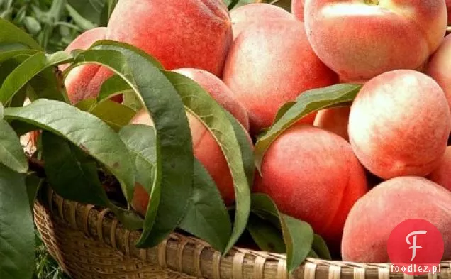 Grillowane brzoskwinie z miodową glazurą balsamiczną i domowym kremem Fraîche