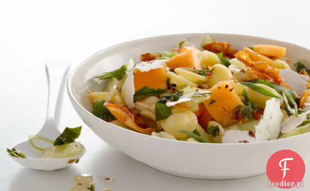 Sałatka Makaronowa Z Melonem, Pancettą I Ricottą Salata