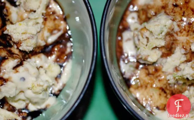 Brzoskwiniowe Lody Z Kozim Serem Z Solonymi, Prażonymi Pistacjami I