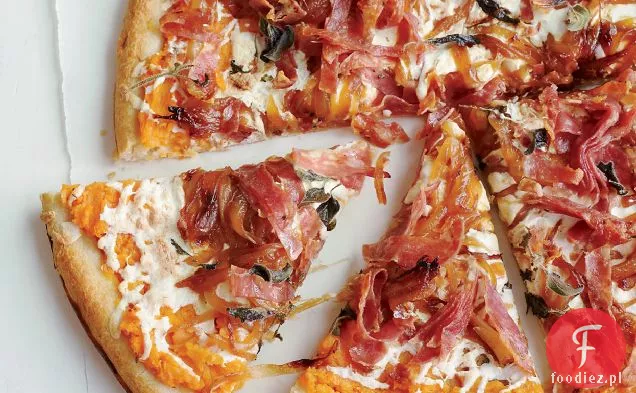 Słodkie ziemniaki, cebula balsamiczna i Pizza Soppressata