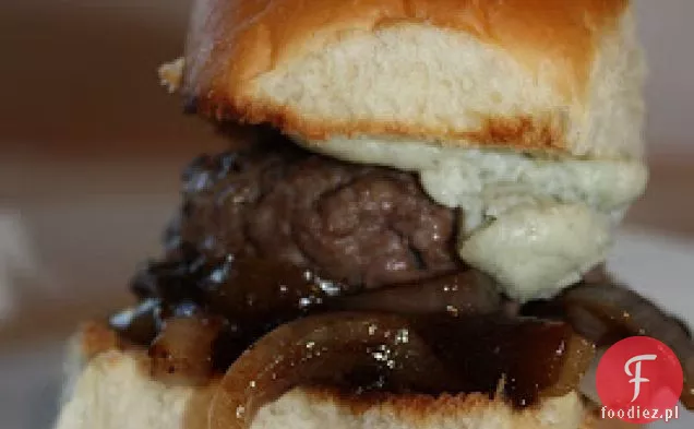 Slidery Z Balsamiczną Karmelizowaną Cebulą I Serem Pleśniowym