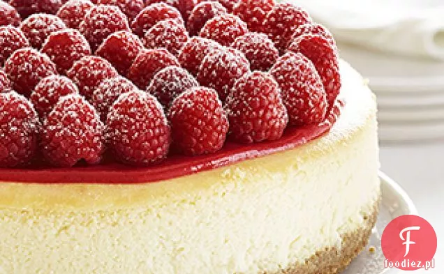 Tort Lodowy Bezowy Z Jagodami I Śmietaną
