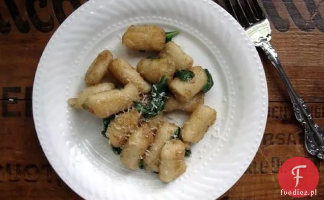 Brązowe Gnocchi Z Rukolą I Skórką Cytrynową