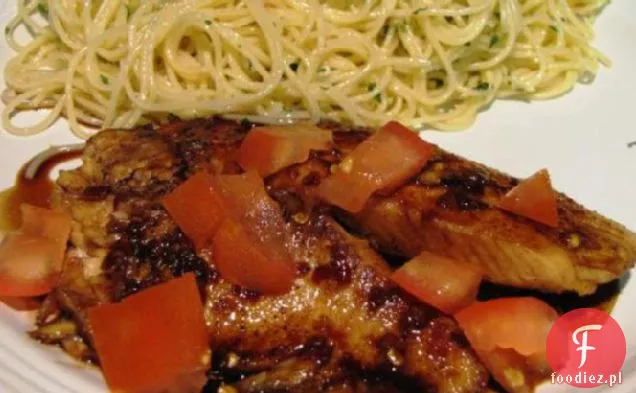 Tilapia Jamina z pikantnym ciemnym sosem