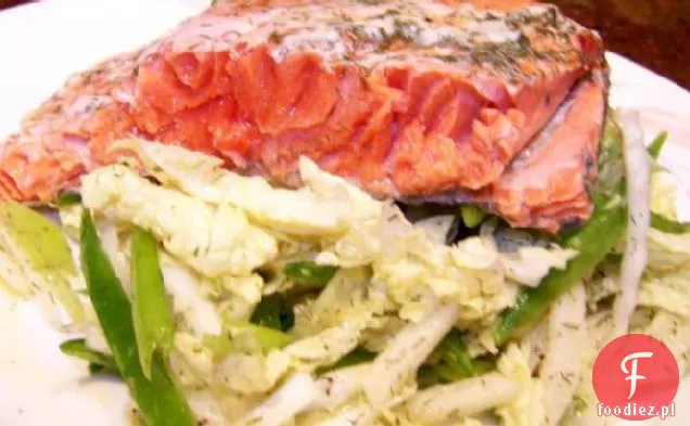 Sexy łosoś i Sassy Slaw