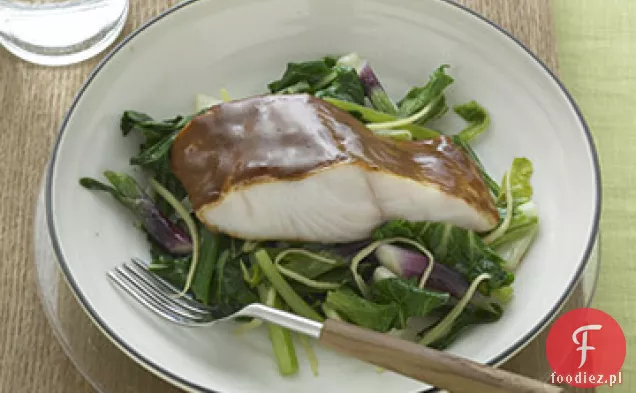 Hoisin-glazurowany Czarny dorsz z Bok Choy