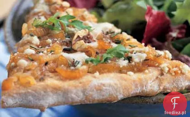 Karmelizowana Pizza cebulowa z gorgonzolą i rukolą