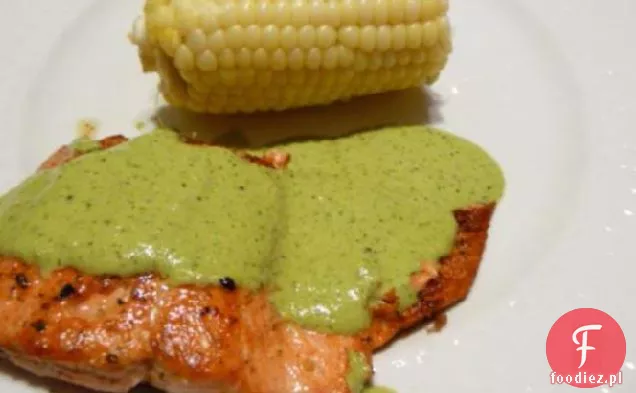 Łosoś z kolendrą i pieczonym Serrano Aioli