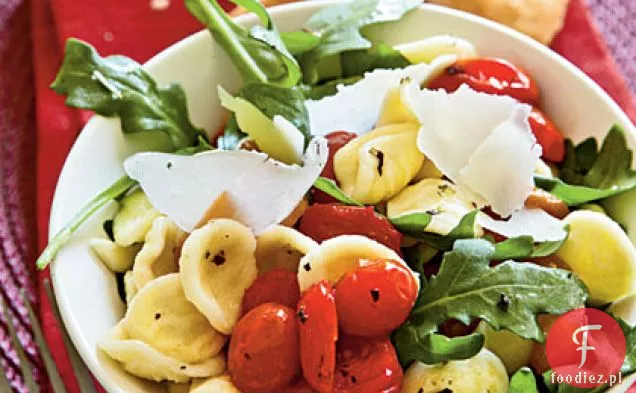 Orecchiette z pieczoną papryką, rukolą i pomidorami