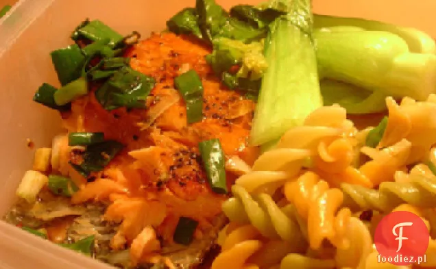 Salmon Twist Makaron Sałatka