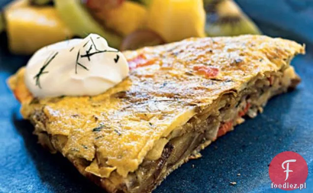 Tortilla z wędzonym łososiem i koperkiem