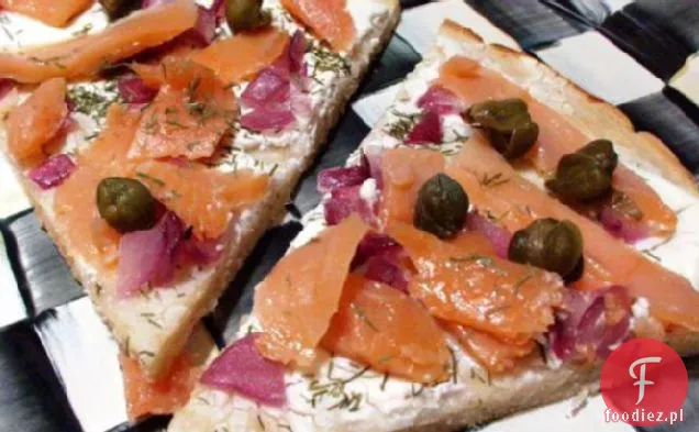 Sam ' s wędzony łosoś, koperek i kozi ser Pizza