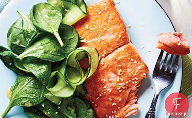 Łosoś z sałatką szpinakową i Miso Vinaigrette
