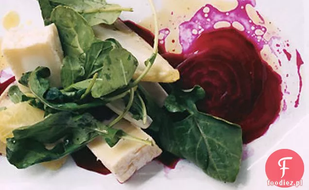 Carpaccio z buraków z kozim serem i rukolą