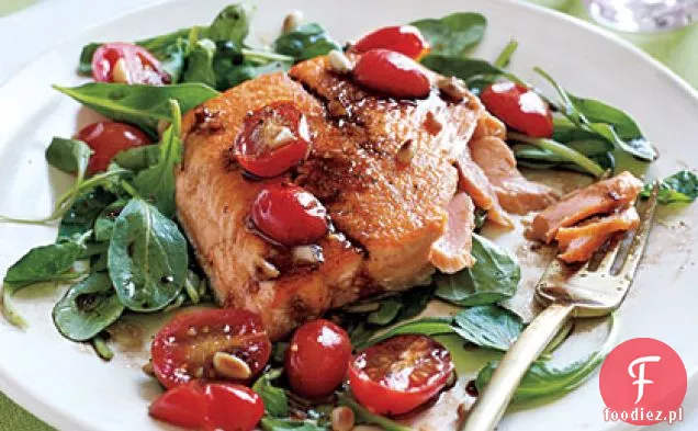 Sautéed Arctic Char i sałatka z rukoli z pomidorami Vinaigrette