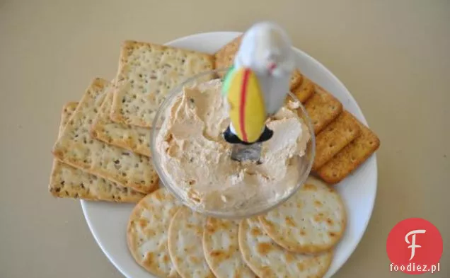 Plastry świeżego ogórka z wędzonym łososiem i kremem Wasabi