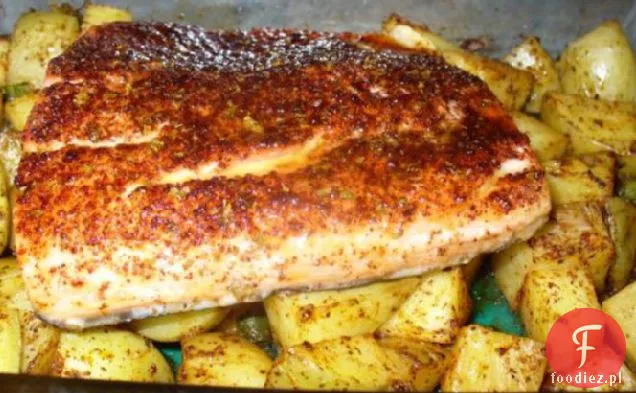 Chili-Crusted Łosoś Z Prażonymi Ziemniakami
