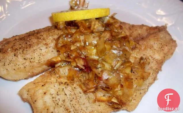 Jamajski Escovitch-ryba podawana z pikantną marynatą i warzywami