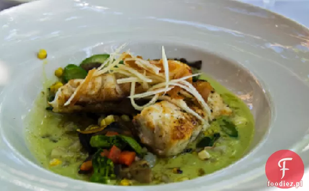 Kokosowo-Jalapeno Czerwony Snapper Z Bananem Puree Z Czarnej Fasoli