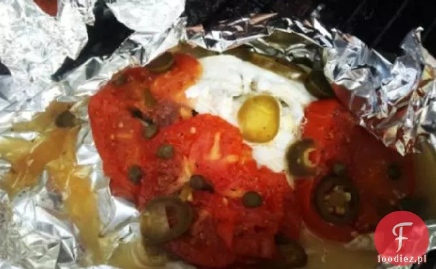 Filet z soli ze szpinakiem i pomidorami