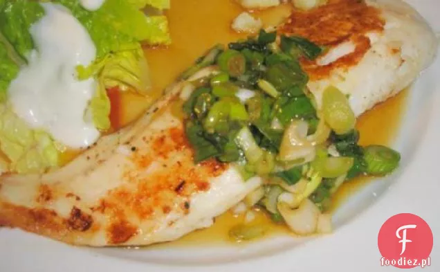 Podsmażona Tilapia Z Sosem Miodowo-Cebulowym