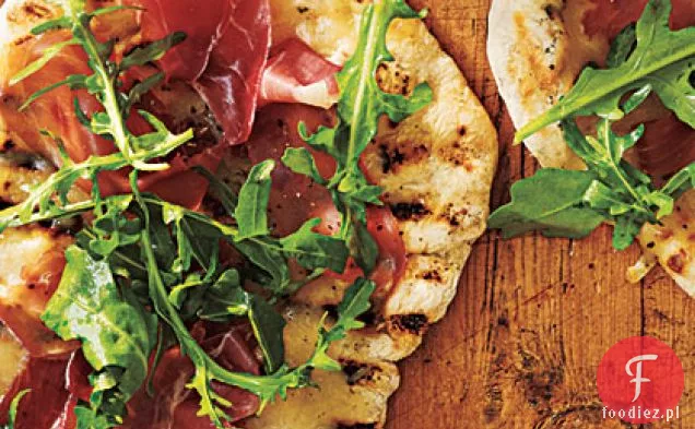 Grillowana Pizza z Prosciutto, rukolą i cytryną