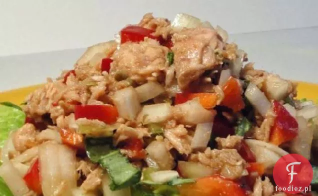 Sałatka z tuńczykiem z papryką i ziołami (bez majonezu)