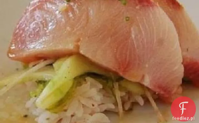 Dzikie Hamachi Sashimi z kokosowo-zielonym Curry Vinaigrette i imbirem