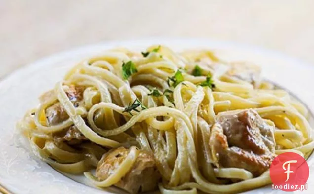 Makaron z kurczaka w sosie śmietanowo-Tymiankowo-miętowym