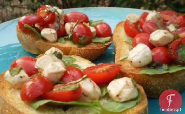Pomidorki Cherry, Bocconcini i Basil Bruschetta
