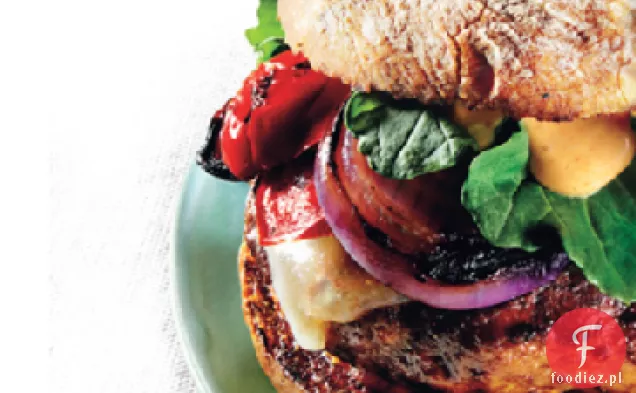 Grillowane Burgery z indyka z cheddarem i dymnym Aioli