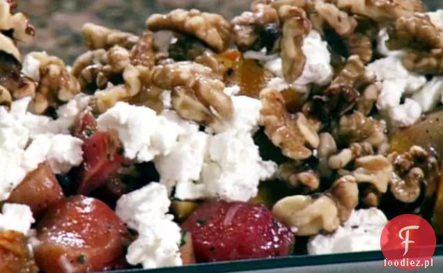 Sałatka z pieczonych buraków z kandyzowanymi orzechami włoskimi