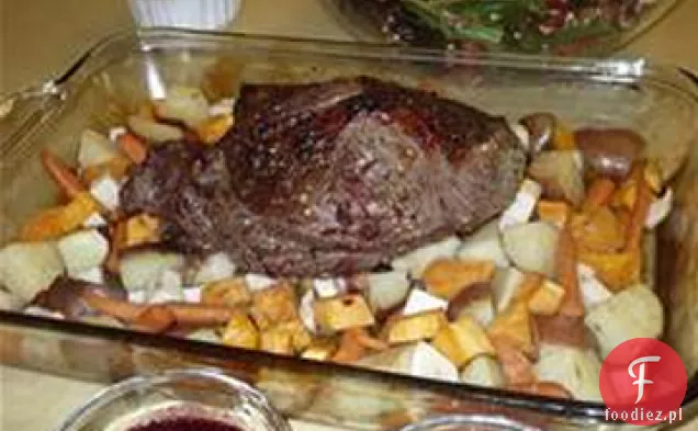 Pieczona jagnięcina z warzywami korzeniowymi