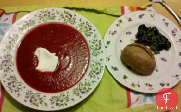 Zupa Z Czerwonego Korzenia