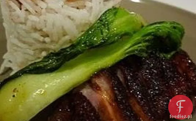 Pieczona pierś z kaczki z miodowym sosem sojowym i Pak Choi