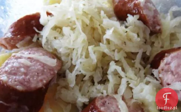 Kielbasa y kapusta (kiełbasa i kapusta)