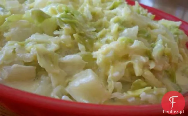 Kapusta Kremowa Z Czerwoną Cebulą