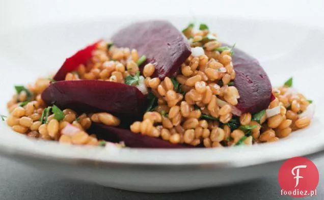 Sałatka Z Pieczonych Buraków I Pszennych Jagód