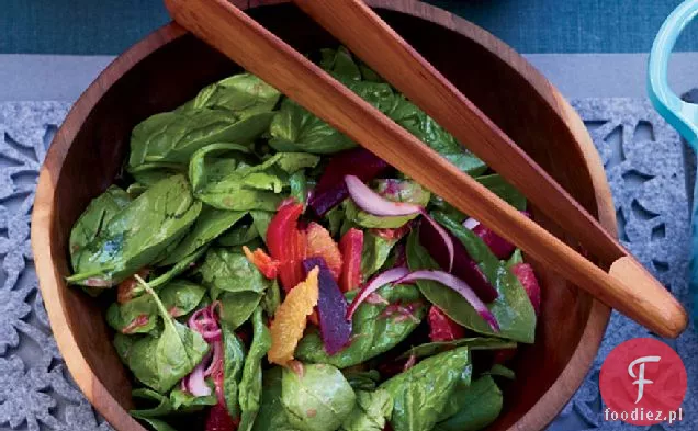 Sałatka szpinakowa z cytrusami i prażonymi burakami