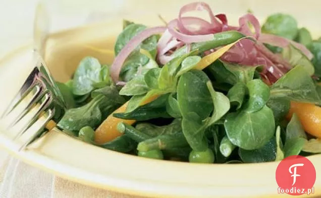 Mâche z wiosennymi warzywami i cytrynowym winegretem