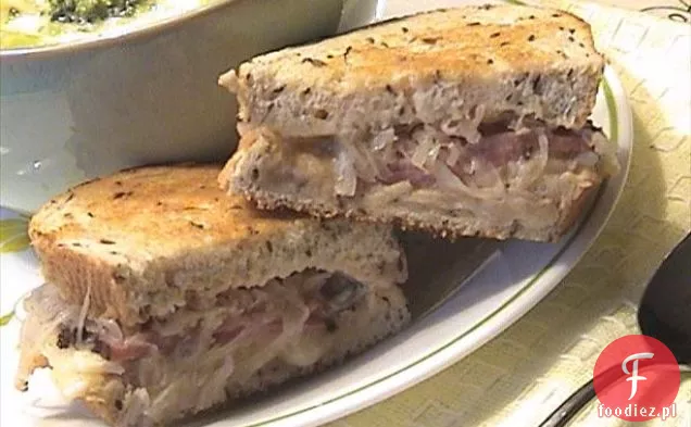 Kanapka Reuben Z Grilla