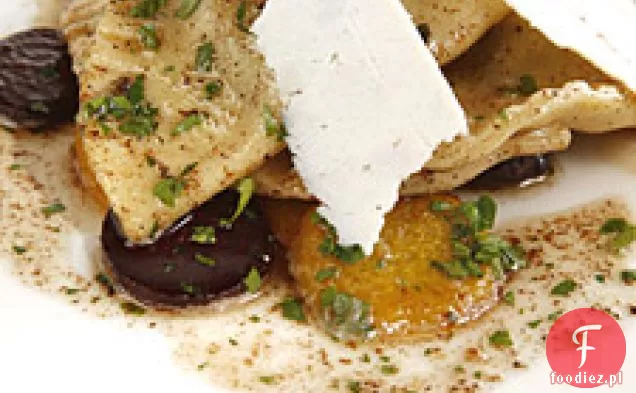 Pierogi Buraczane Zielone Z Mieszanymi Buraczkami Letnimi, Sosem Maślanym Brązowym