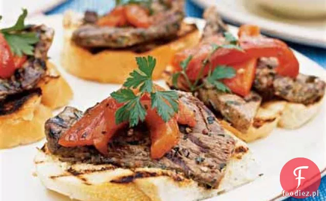 Chleb grillowany z jagnięciną po Toskańsku